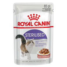 Консервированный влажный корм для кастрированных и стерилизованных котов и кошек Royal Canin Sterilized кусочки в соусе